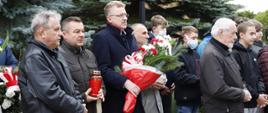 Uroczystość przed obeliskiem upamiętniającym śmierć 19 - letniego kaprala Tadeusza Jencza ps. „Allan”