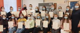 Zdjęcie grupowe uczestników programu PO WER