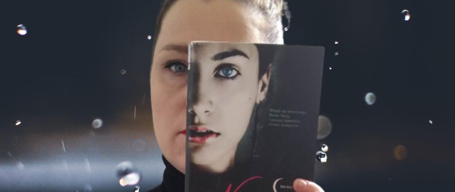 Konkurs fotograficzny „Sleeveface - ubierz się w książkę”