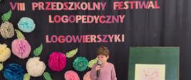 Przedszkolaki w trakcie prezentowania wierszyków
