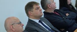 Posiedzenie Powiatowego Zespołu Zarządzania Kryzysowego - uczestnicy w trakcie posiedzenia