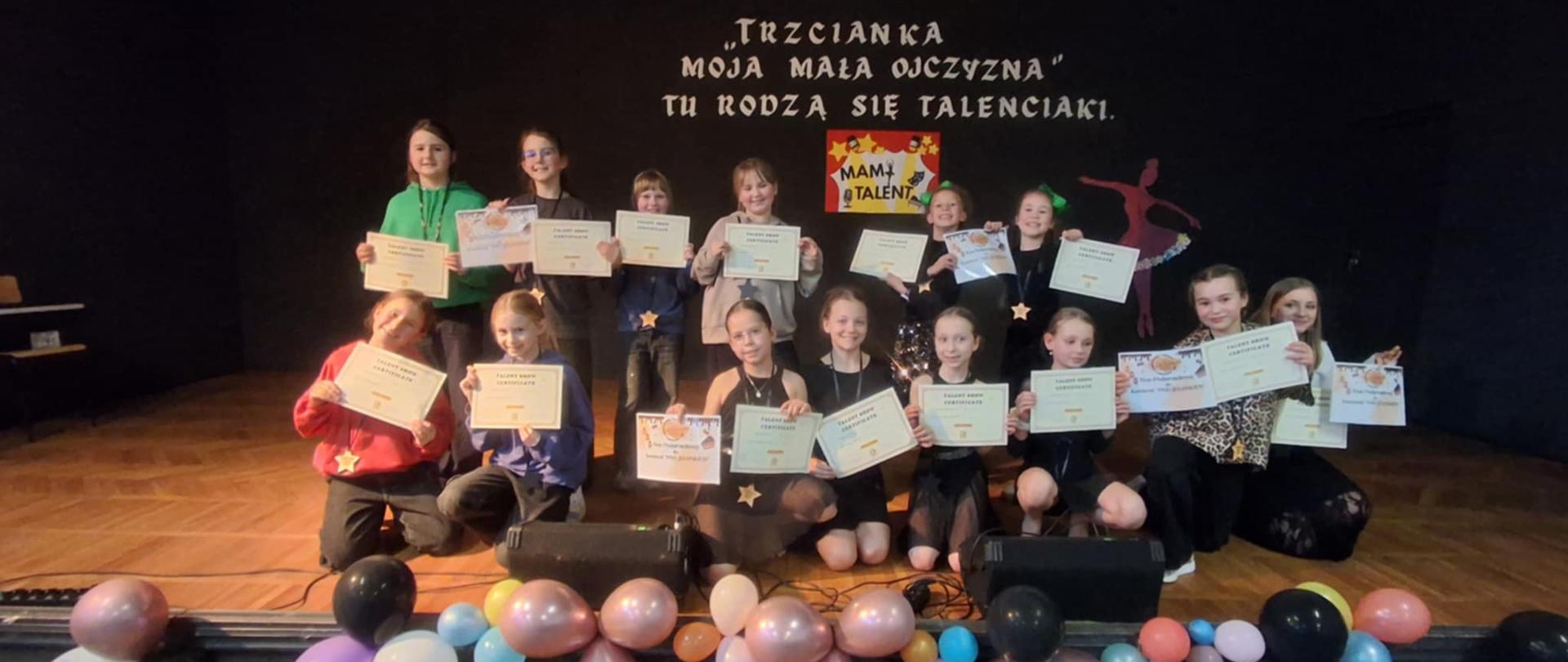Wielu zdolnych uczniów „Jedynki” zaprezentowało się podczas szkolnego konkursu „Mam Talent”.