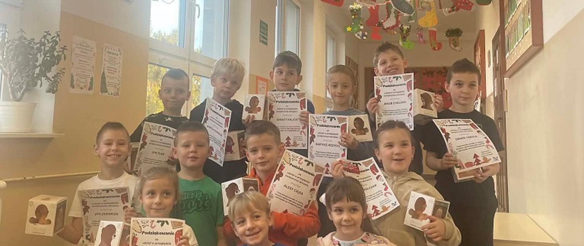Przegląd prac artystycznych – Świąteczna skarpeta kl.1b