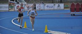 Konkurencja - biegi lekkoatletyczne. Na bieżni zawodniczka KS Parkiet Hajnówka
