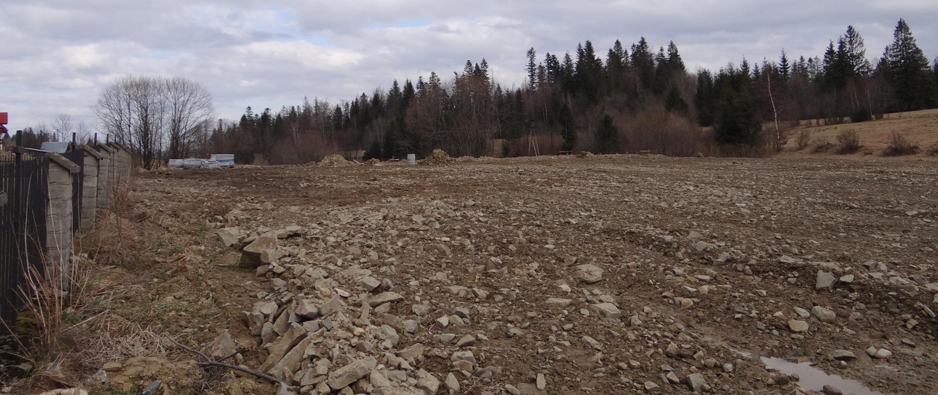 Utwardzony teren przygotowany pod plac zabaw w miejscowości Bukowina - Osiedle.