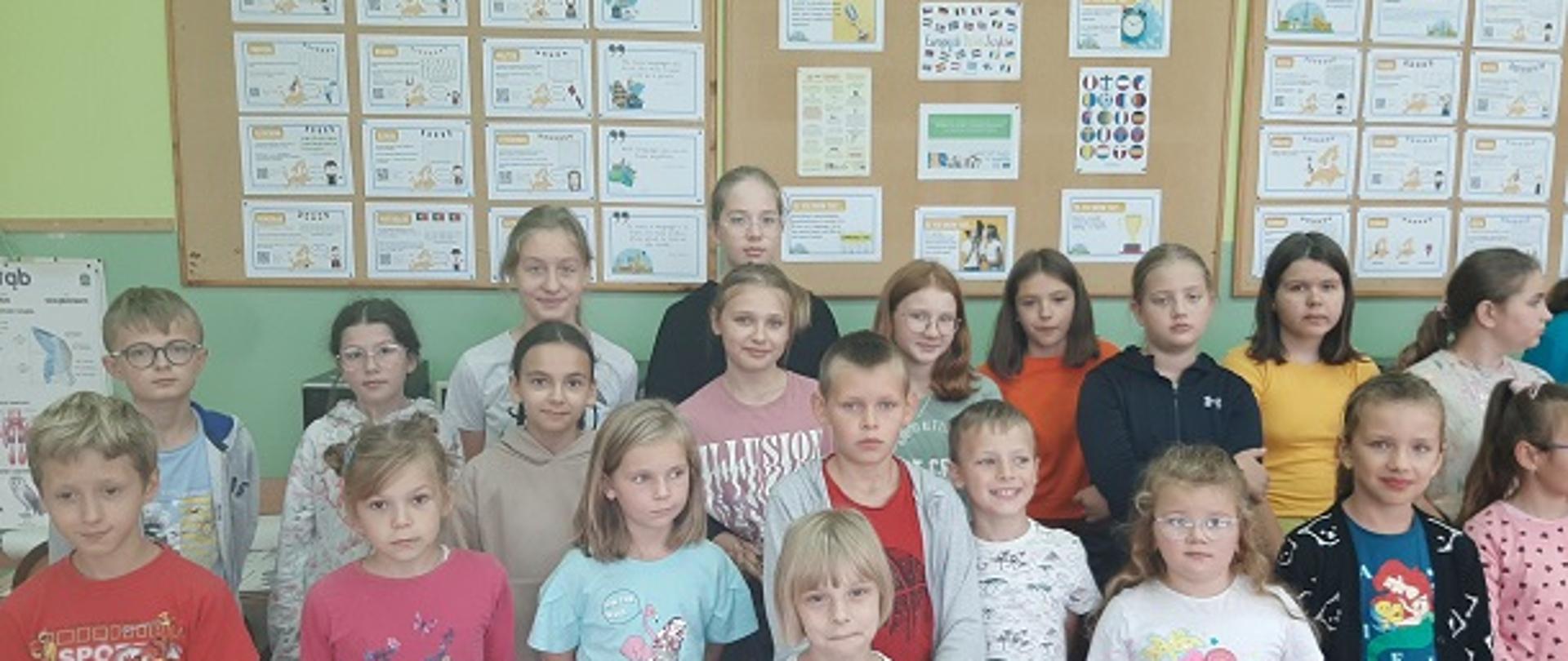Wspólne zdjęcie Uczestników Dnia Języków Obcych.