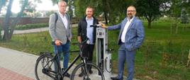Pomysłodawcą projektu był radny powiatowy Jarosław Szmulski, a wnioskodawcą Zbigniew Makowski.