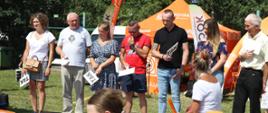 Uczestnicy konkurencji podczas Pikniku Rodzinnego