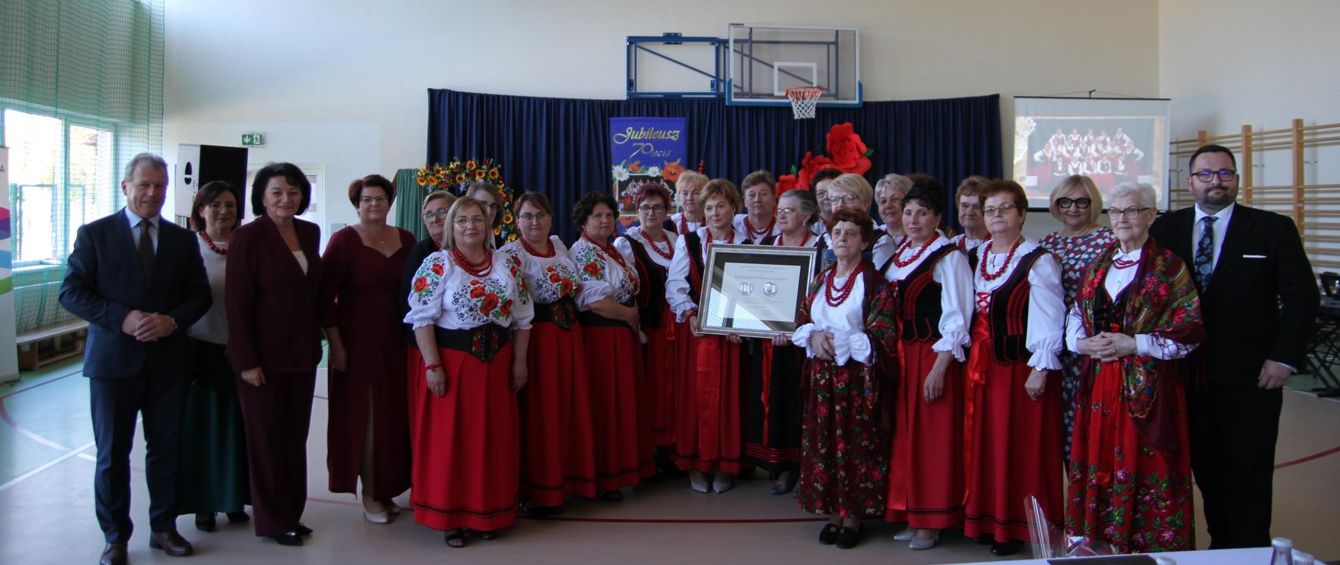 Jubileusz 70-lecia Koła Gospodyń Wiejskich w Staszkówce pokazał, jak wielką siłę ma tradycja i wspólnota. 