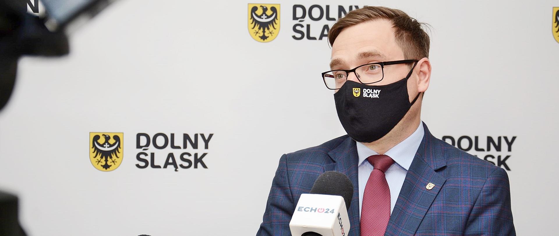 Wicemarszałek dolnośląski Marcin Krzyżanowski