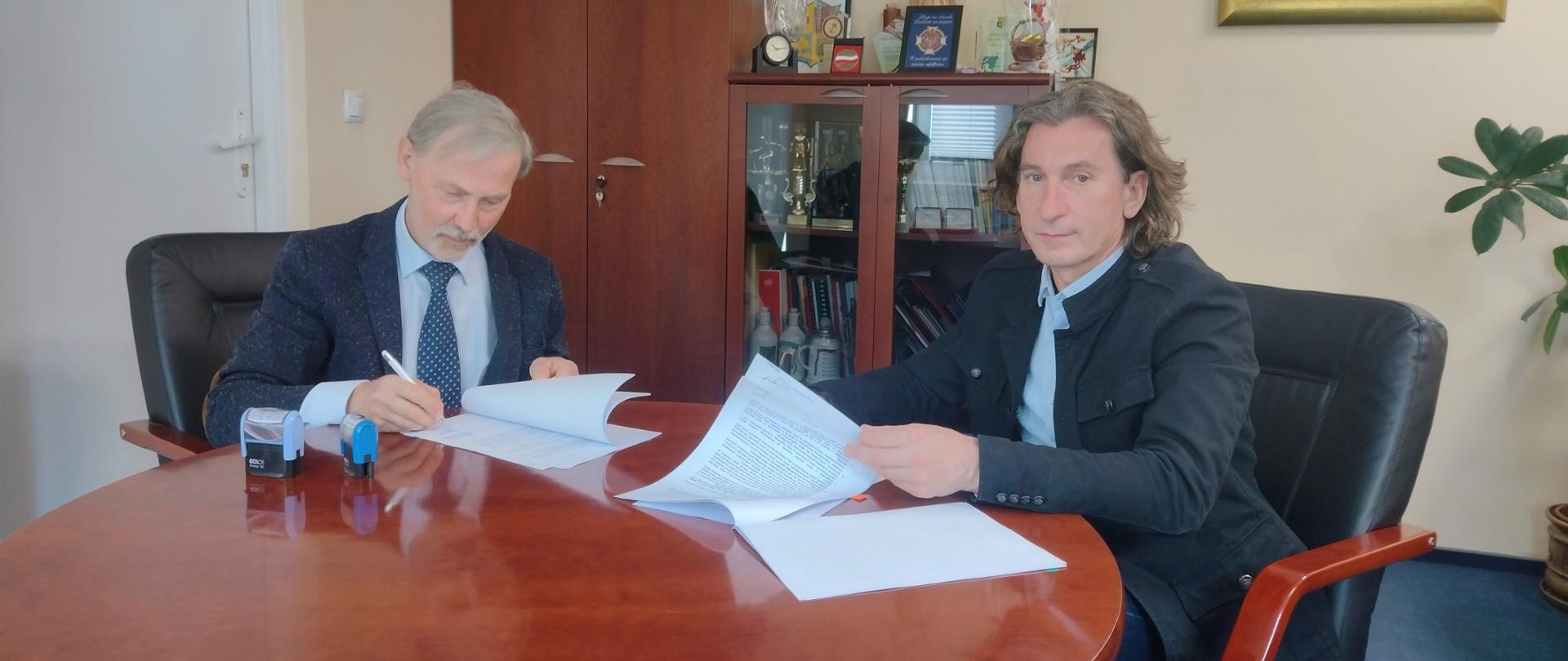 Podpisanie umowy na „Rozbudowę Stacji Uzdatniania Wody w m. Markówka”.