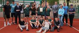 Tłum młodych sportowców w dniach 4 i 5 maja rywalizował w lekkoatletyce oraz plażowej piłce siatkowej na obiektach sportowych naszej szkoły. 