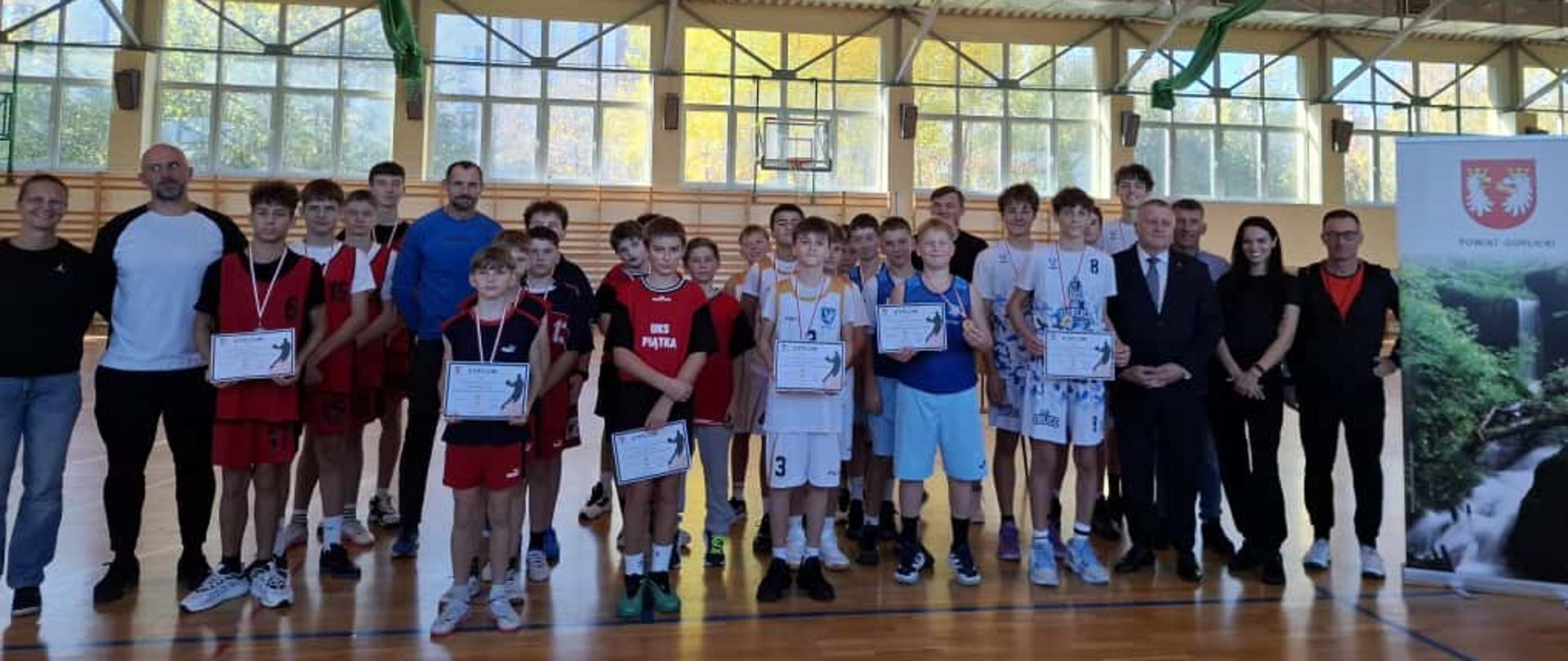 zdjęcie grupowe zawodników