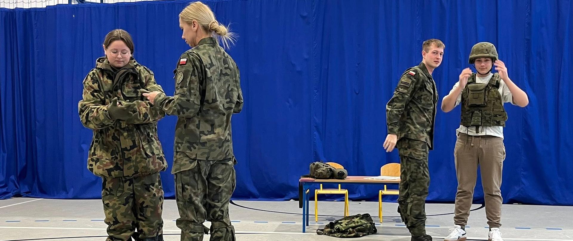Program "Edukacja z wojskiem" w Szkole Podstawowej im. Jana Pawła II w Żarnowie