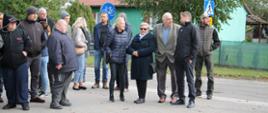 Gromadzenie się uczestników otwarcia w Nowej Woli