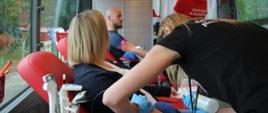 Pracownicy Wydziału Komunikacji oddają krew
