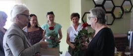Moment podziękowań rodzicom zastępczym za poświęcenie i pracę