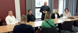 W spotkaniu uczestniczył Starosta Przasnyski Krzysztof Bieńkowski, który zaprosił nowych przedsiębiorców do przystąpienia do Powiatowej Rady Przedsiębiorczości, a także życzył startującym właścicielom firm sukcesów.