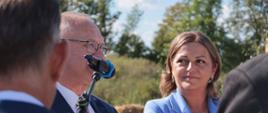 Obrzęd dożynkowy - Starosta Hajnowski Andrzej Skiepko i Wójt Gminy Narew Aneta Leonowicz
