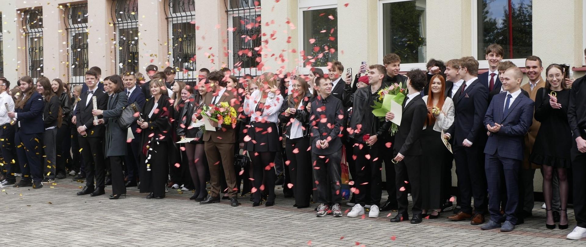 Zakończenie roku szkolnego maturzystów w PCEiKZ w Szczucinie