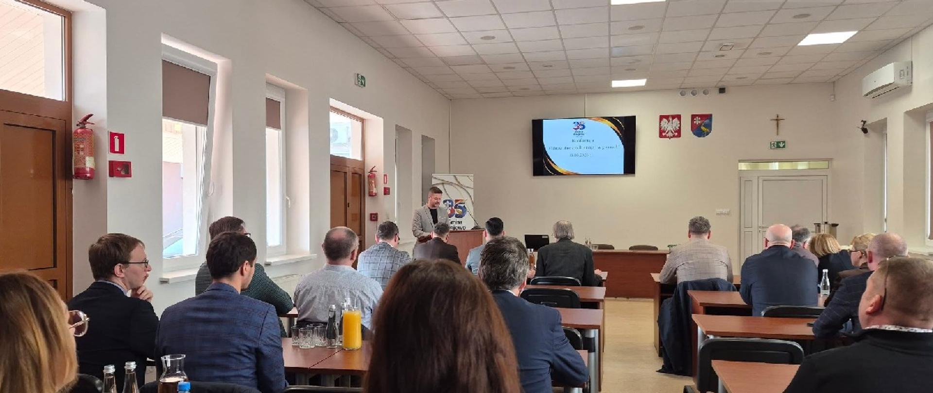 Zdjęcie grupowe z konferencji