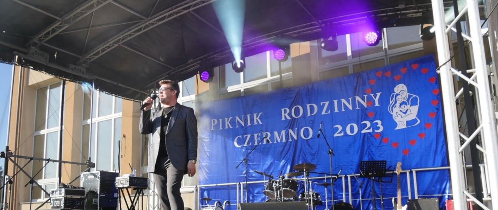 Zenek Martyniuk na rodzinnym festynie w Czermnie