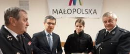 Przekazanie ubrań dla OSP Tymbark