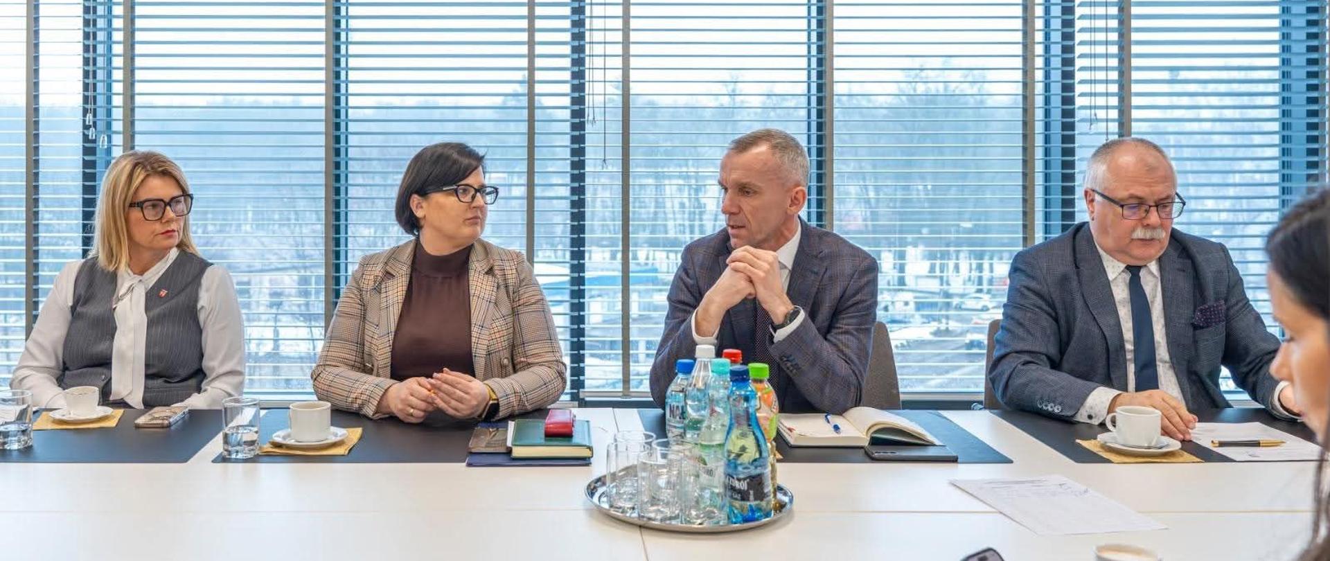 Starostowie podczas posiedzenia