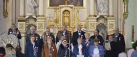 Wójt Iwona Księżopolska i Klub Senior + w Kościele p.w. świętej Jadwigi w Mokobodach