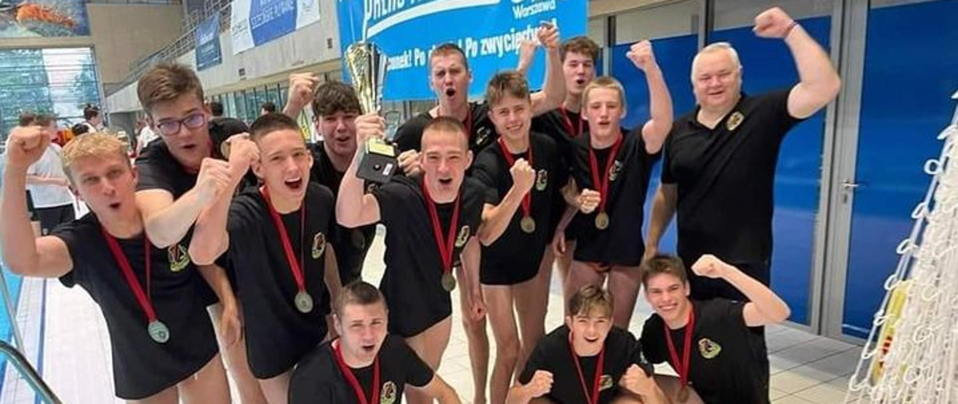 Uczniowie SMS wśród Mistrzów Polski Juniorów U-19 w piłce wodnej