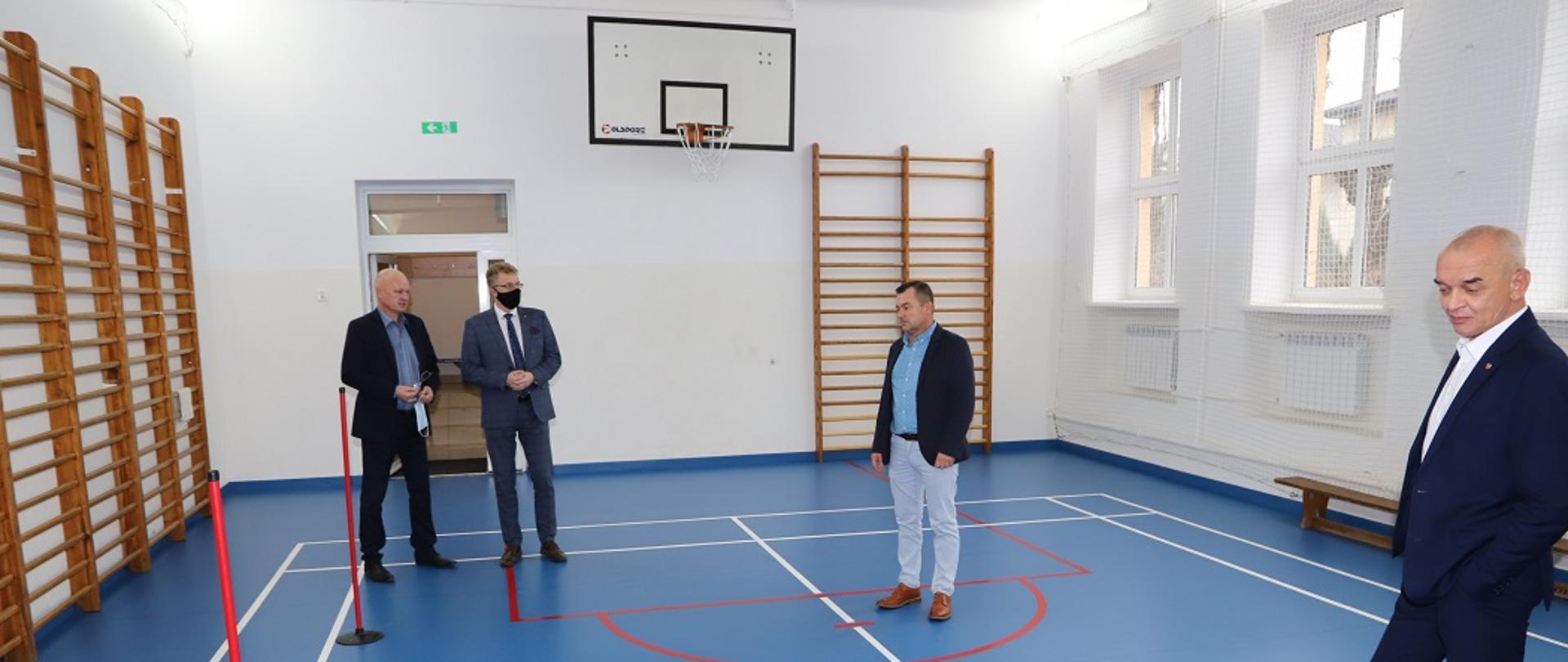 Wizyta starosty i członka zarządu w ZSP Nr 3 w Końskich i I LO im. KEN
