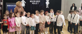6-latki składające życzenia Babciom i Dziadkom