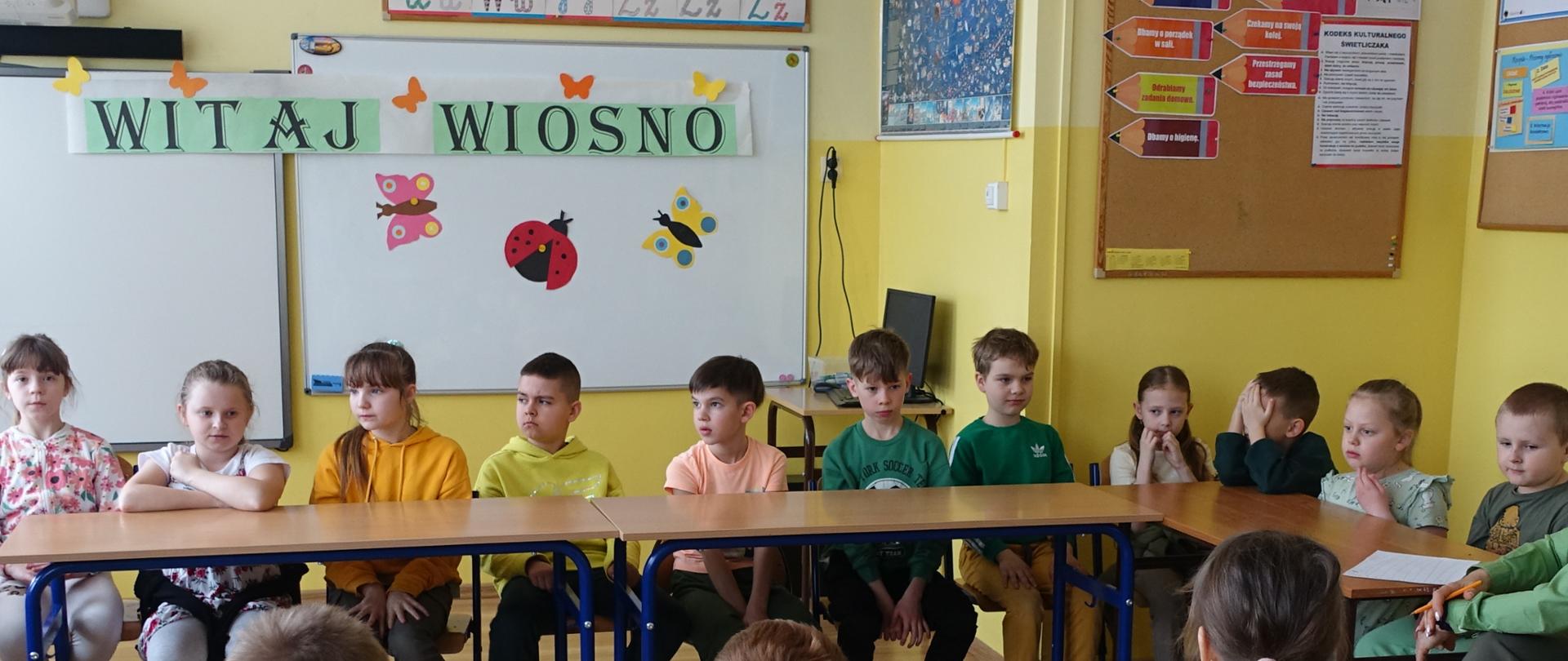 Uczniowie klas I-III uczestniczą w turnieju wiedzy o wiośnie