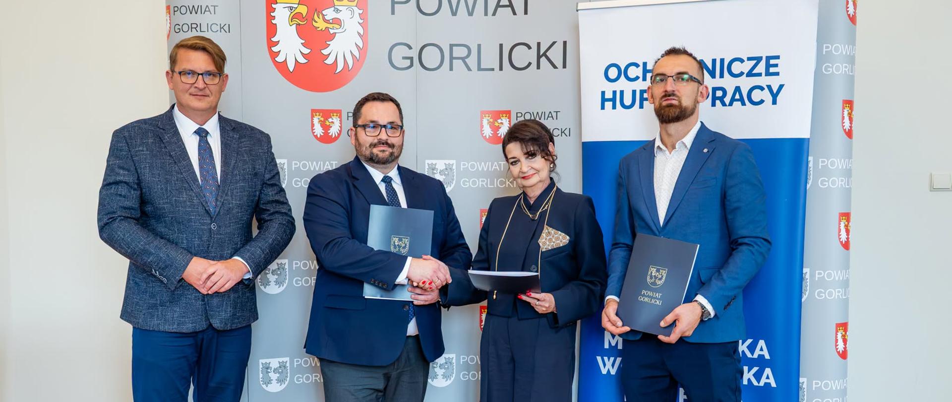 Wojewódzka Komendant OHP Beata Gajda, Komendant Hufca Pracy w Gorlicach Grzegorz Tumidajewicz, Starosta Gorlicki Mirosław Waląg, Wicestarosta Marcin Krzemiński.