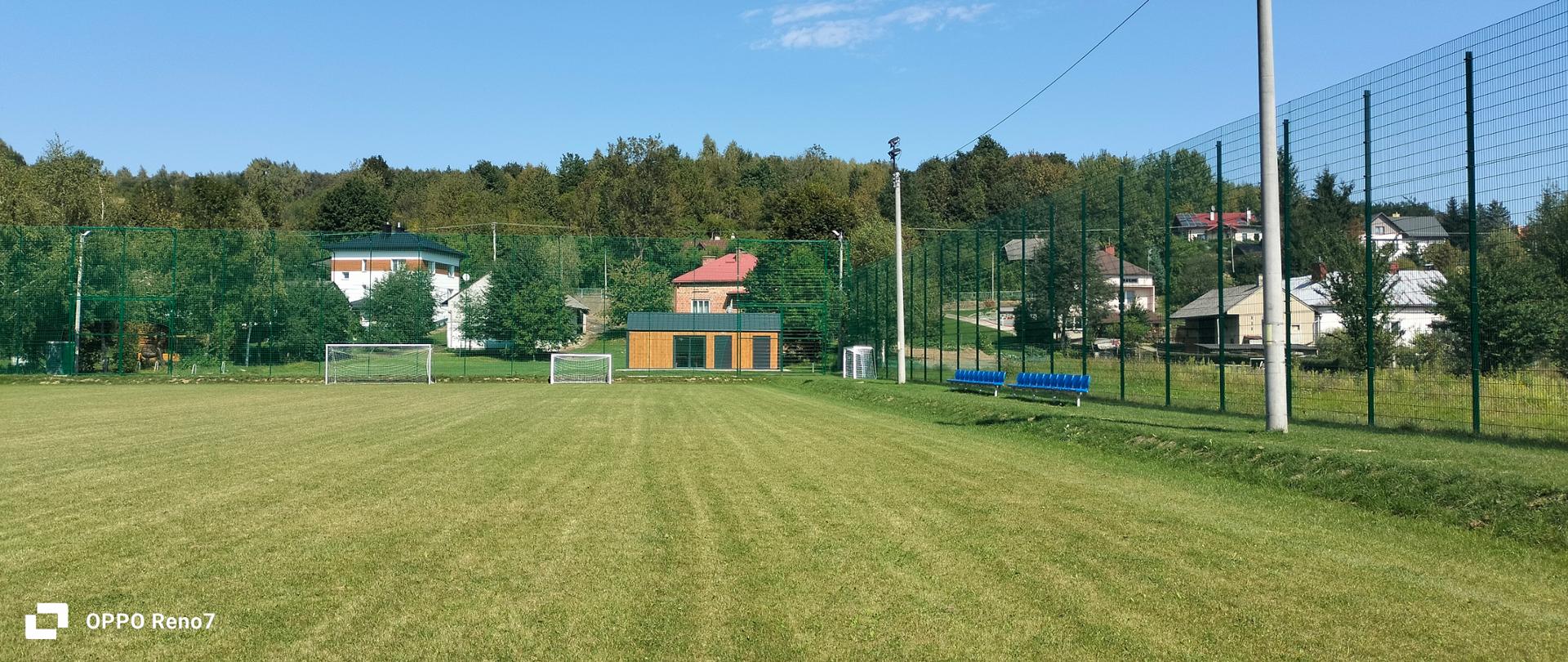 Zmodernizowane boisko sportowe w Lubeni