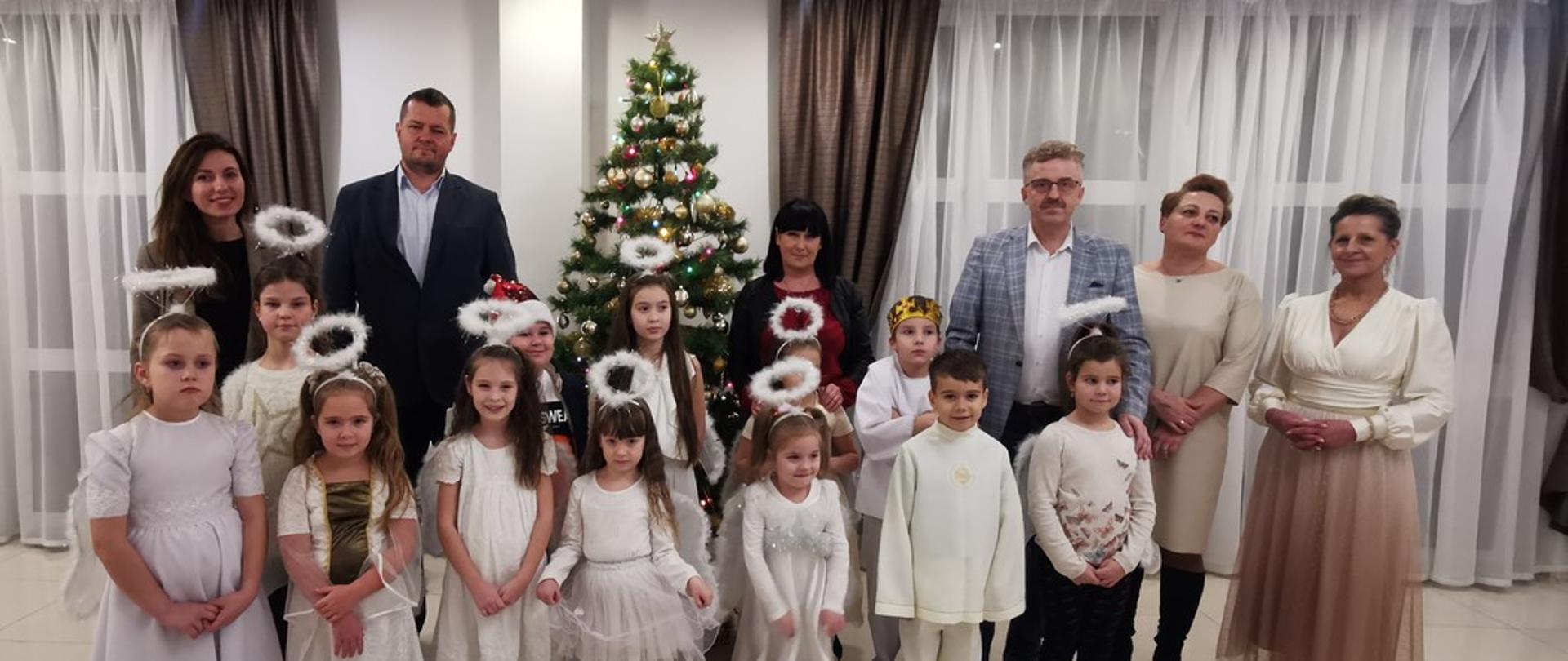 Wzruszające Jasełka w Sielpi w wykonaniu dzieci z Ukrainy