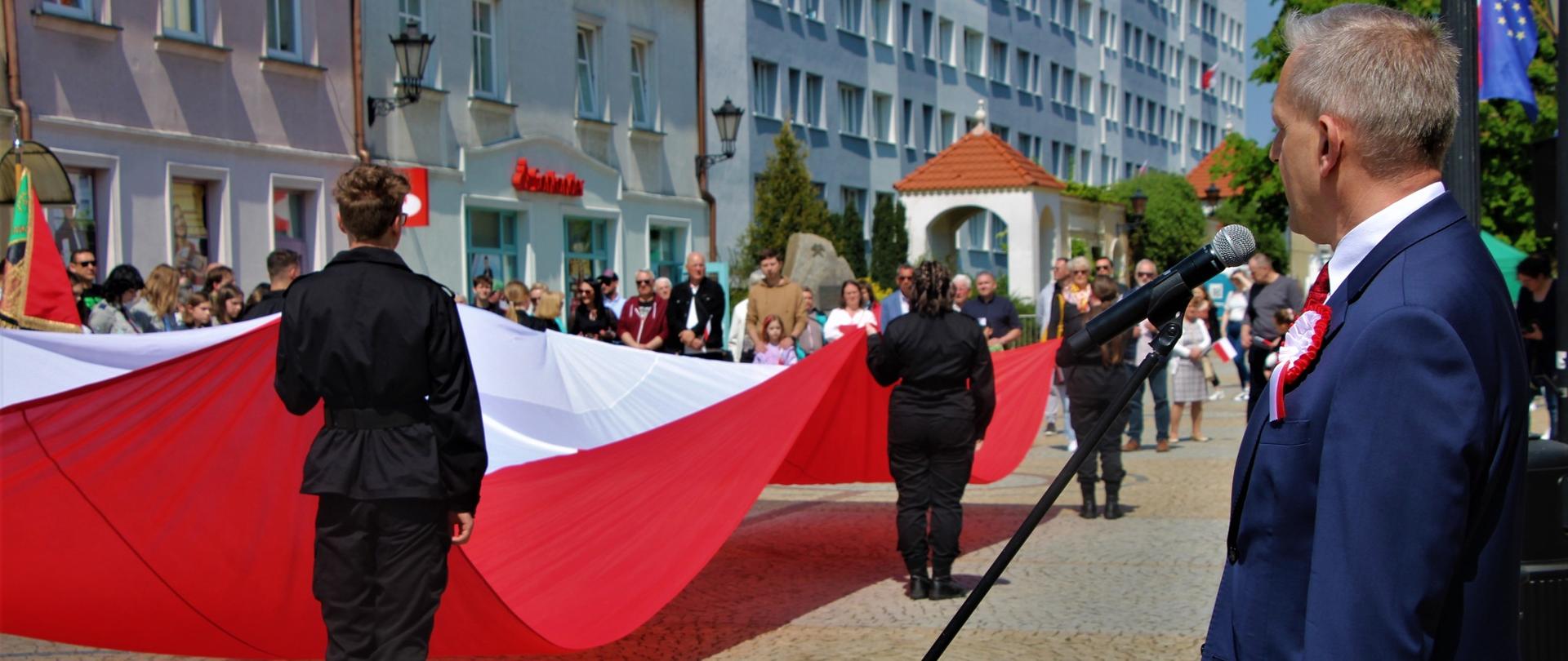 Starosta Polkowicki przemawia podczas uroczystości