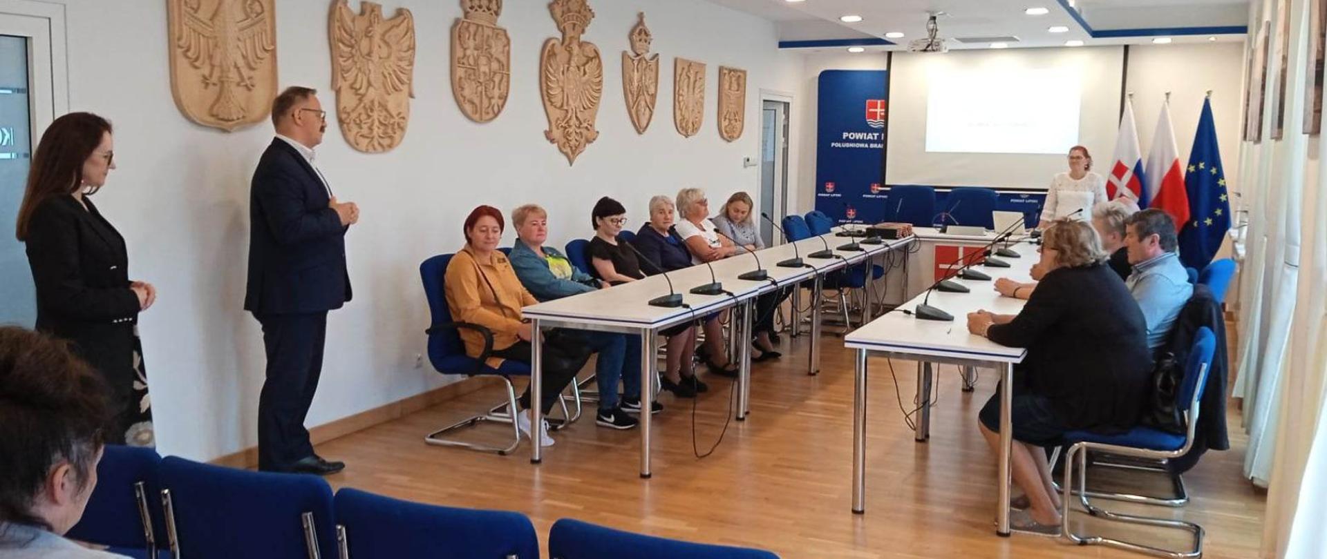 Uczestnicy szkolenia w sali konferencyjnej