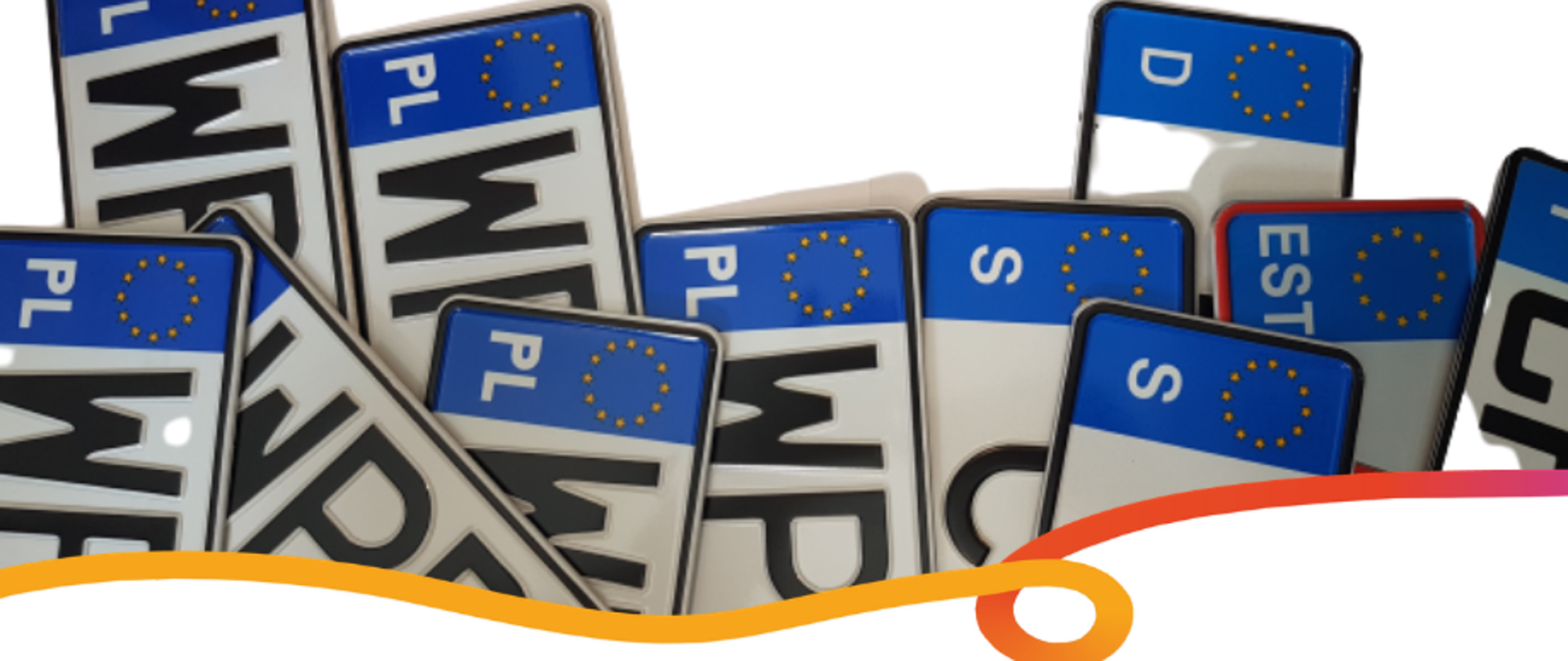 Grafika informacyjna przedstawiająca tablice rejestracyjne oraz napis INFORMACJA. 
