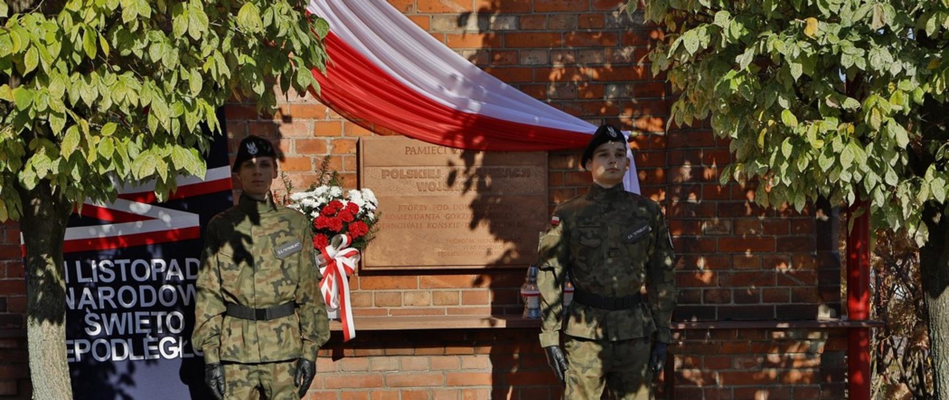 Uroczystości przy pamiątkowej tablicy przy DPS w Końskich