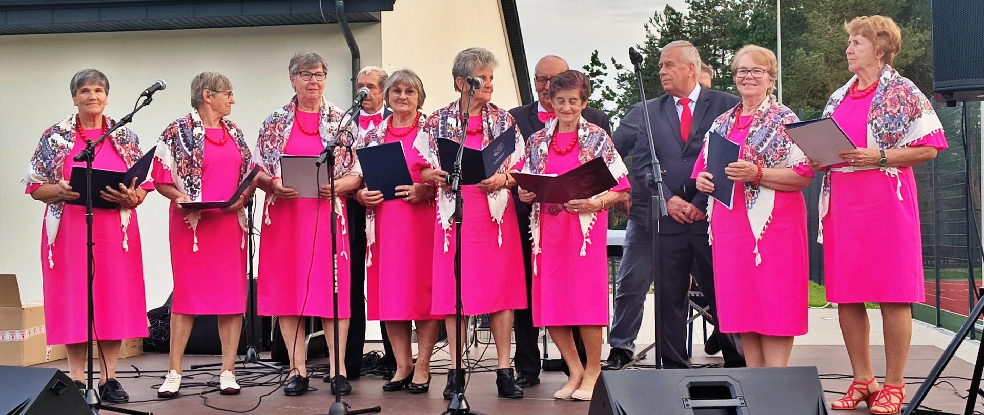 występ seniorów podczas dnia sportu
