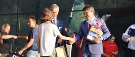 Wręczenie nagród podczas konkursu "Odkryj Skarby Tymbarku ze smartfonem"