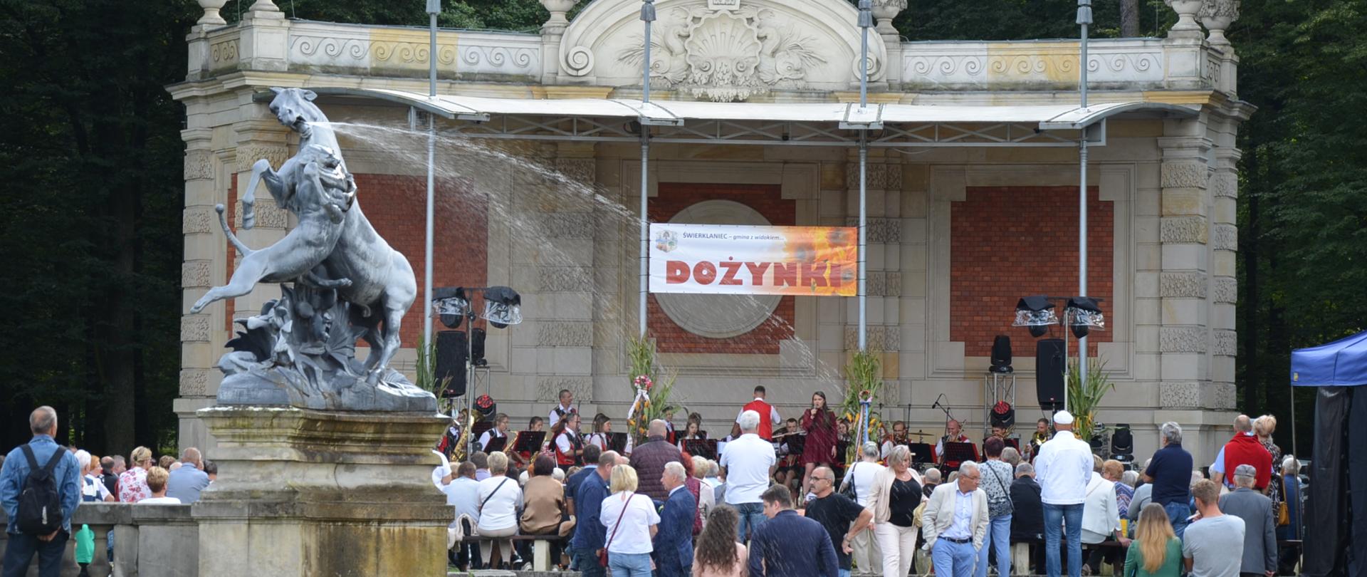 Amfiteatr podczas dożynek