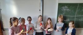 Dzieci grające na instrumentach