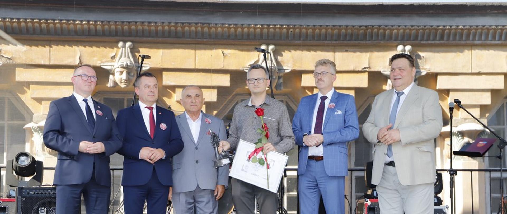 Laureaci nagród Powiatu Koneckiego