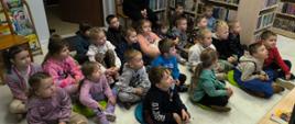 Dzieci w bibliotece