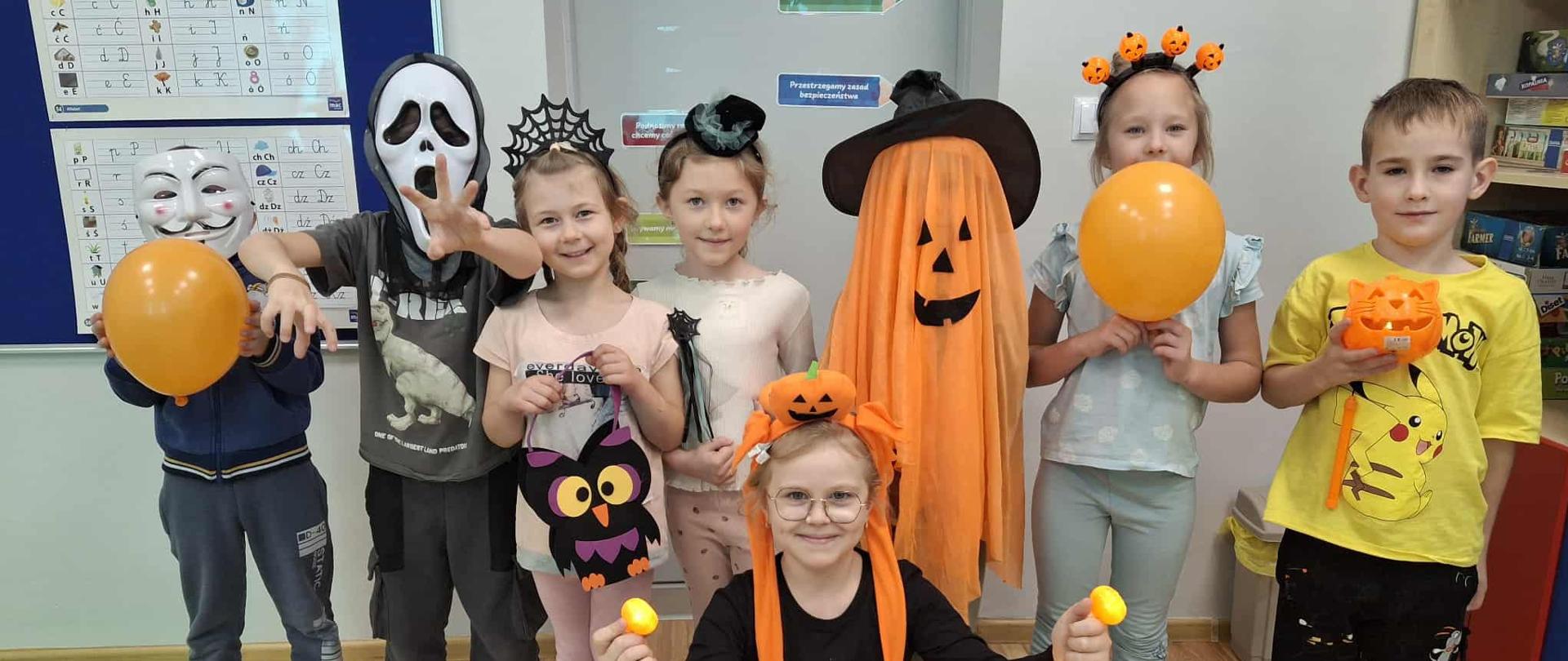 Kolorowa lekcja o zwyczajach Halloween w klasie pierwszej