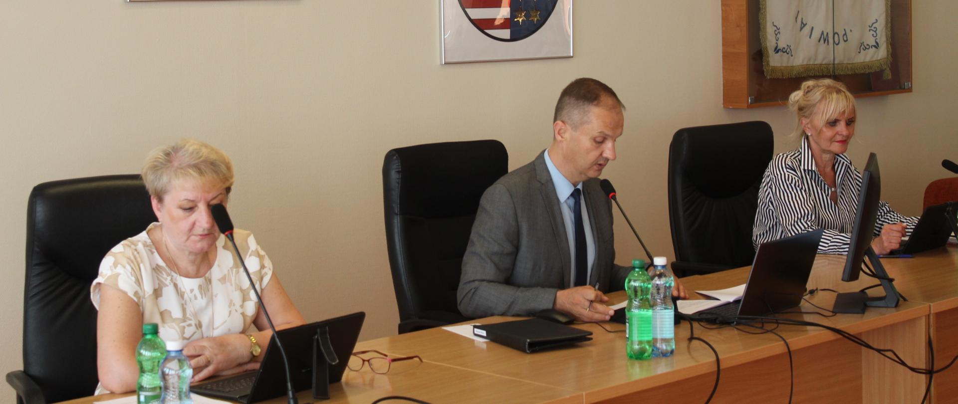 Powiat likwiduje ,,białe plamy'' w komunikacji