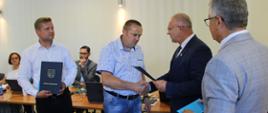 Moment wręczenia nagród