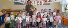 Laureaci przedszkolnego konkursu plastycznego "Jesienne barwy drzew"